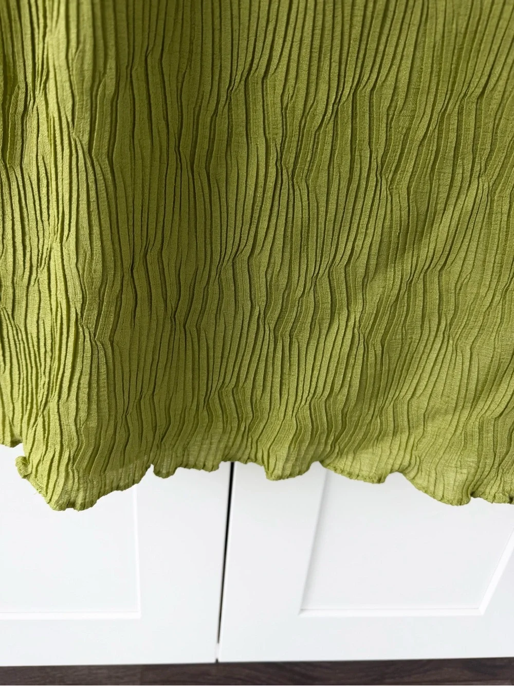Open Back Plissé Dress - Picture 4 of 5